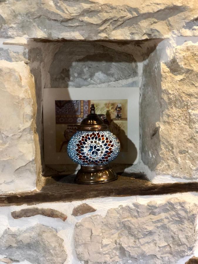 בראט Restaurant & Guest House Semani מראה חיצוני תמונה
