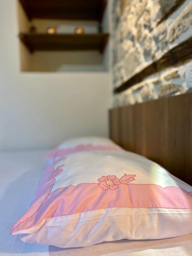 בראט Restaurant & Guest House Semani מראה חיצוני תמונה