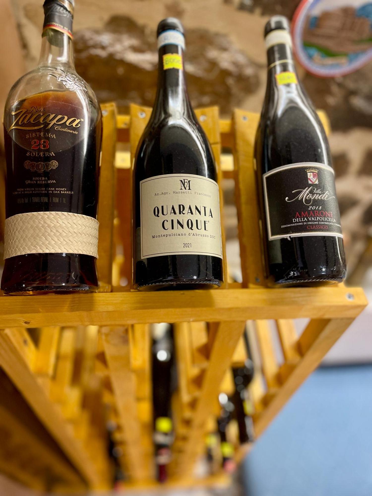 בראט Restaurant & Guest House Semani מראה חיצוני תמונה