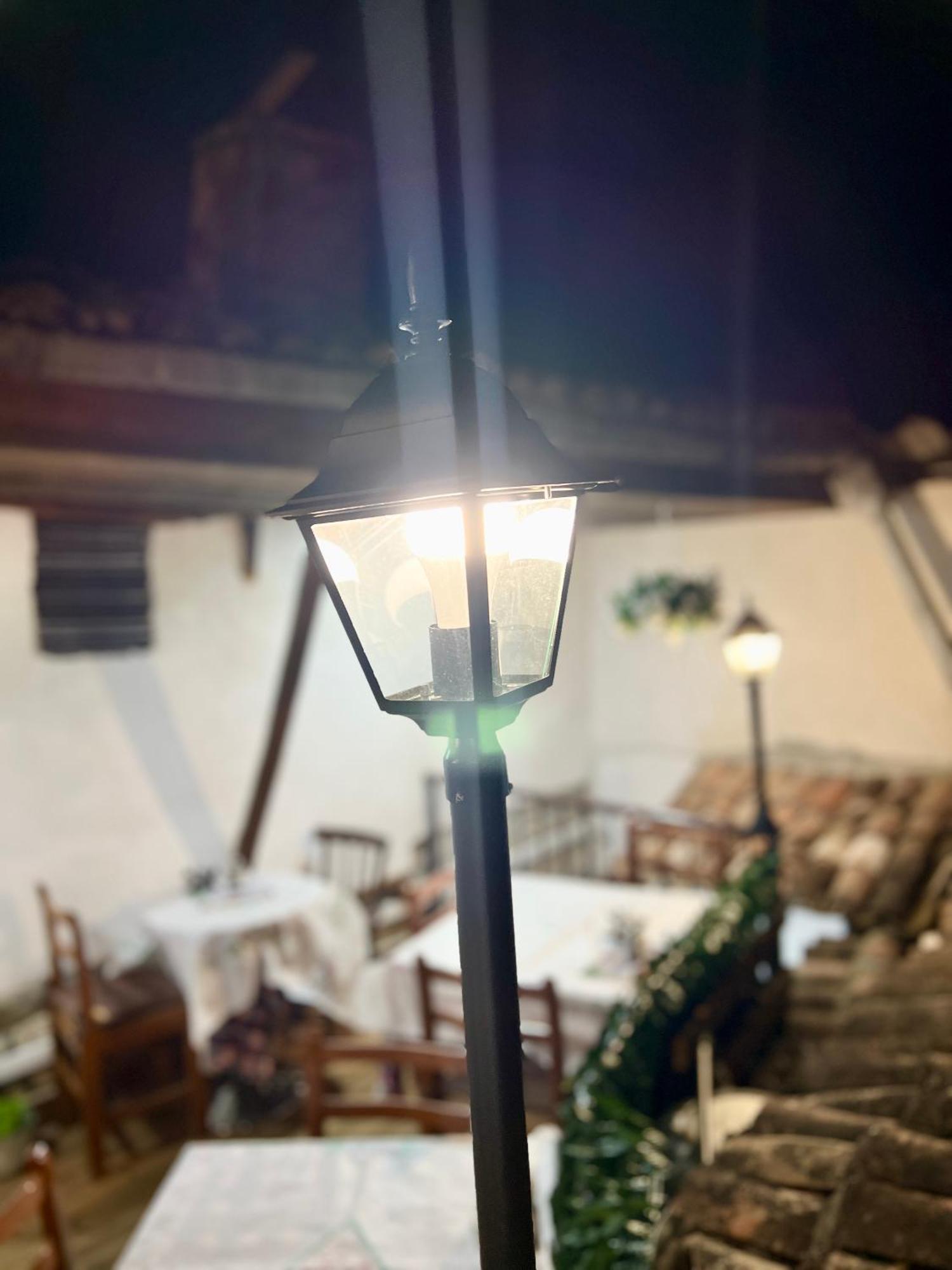 בראט Restaurant & Guest House Semani מראה חיצוני תמונה